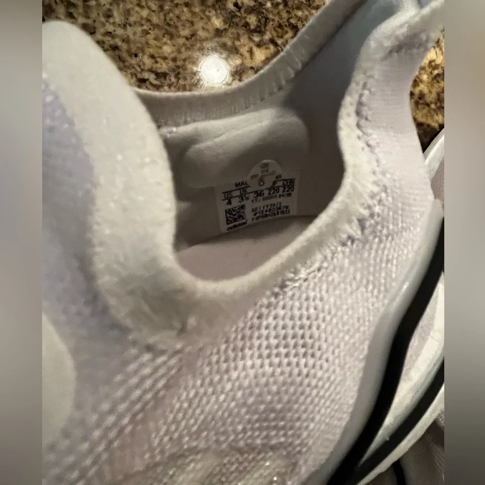 NWT Adidas Women’s 5.5/Youth 4 Ultraboost Sneaker